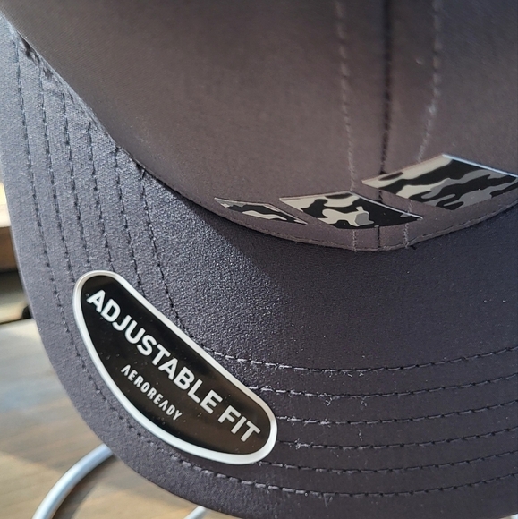 Adidas Men's Three Bar Structured Snapback Adjustable Fit Cap - Picture 9 of 12